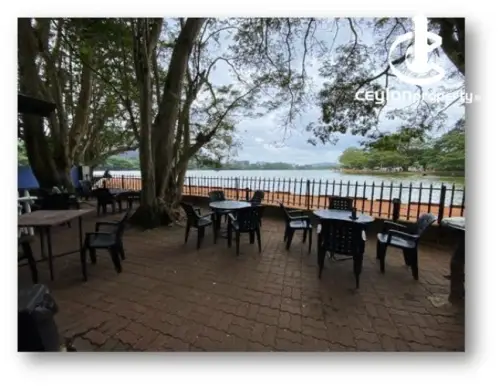 Touristenrestaurant am See — Kurunegala