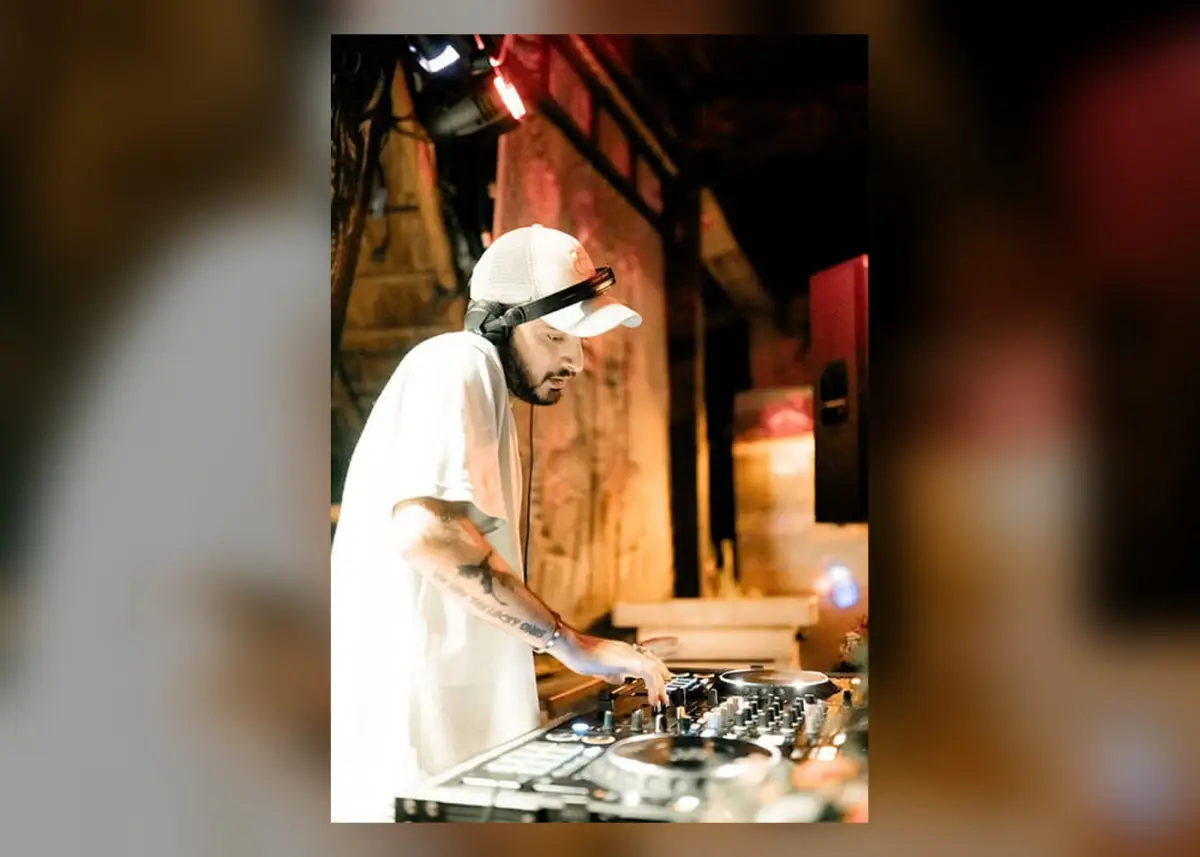 Cafe One Love හි දිනපතා DJ සාදය